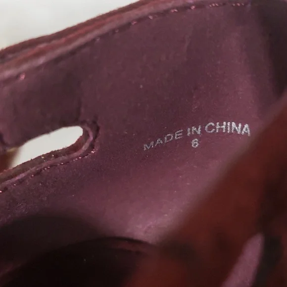 Bebe Burgundy with gold accents platform Heels size 6 - Picture 8 of 10
